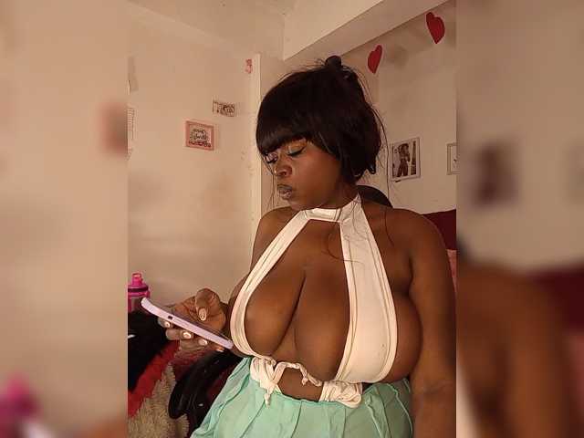 brytany05 live cam on BongaCams