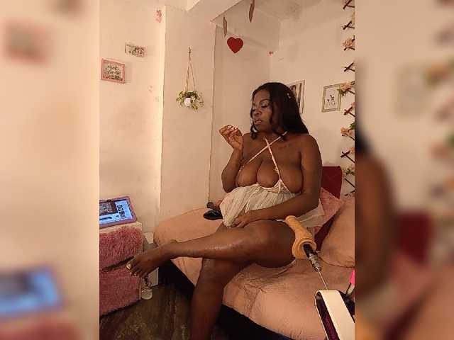 brytany05 live cam on BongaCams