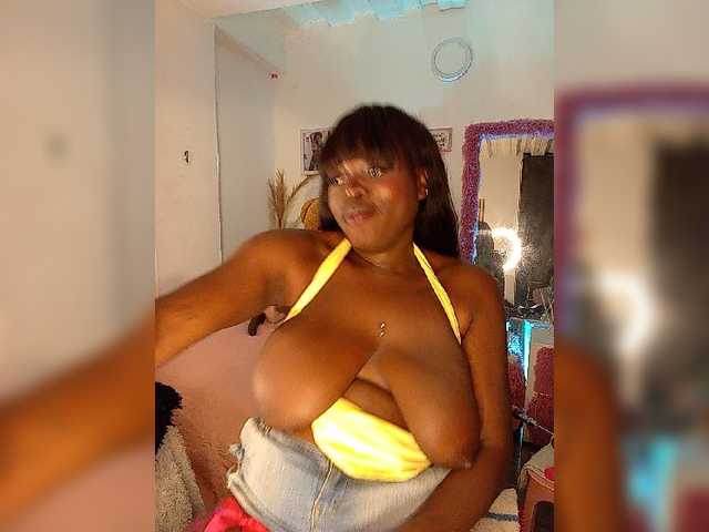 brytany05 live cam on BongaCams