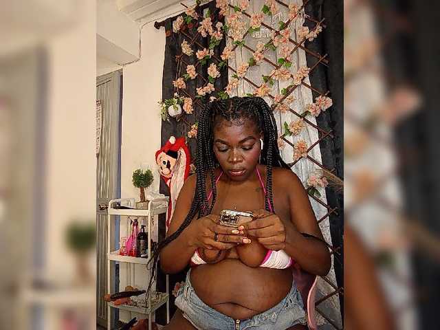 brytany05 live cam on BongaCams