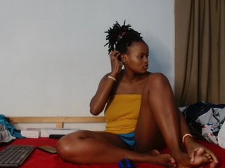 BlondQ2003's Live Webcam