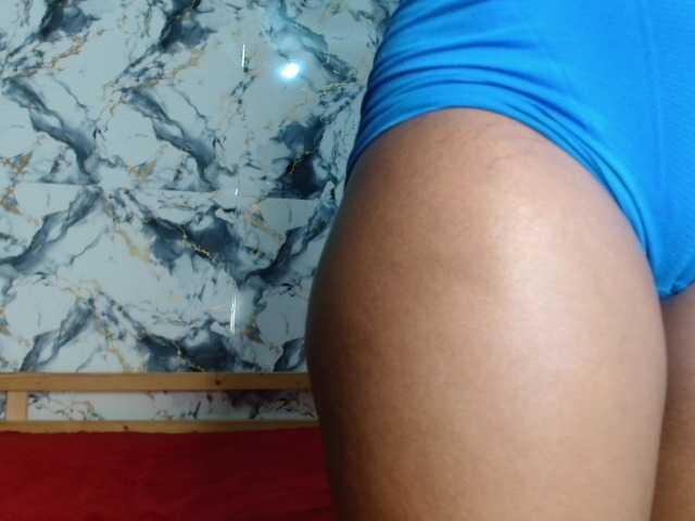 BlondQ2003 live cam on BongaCams