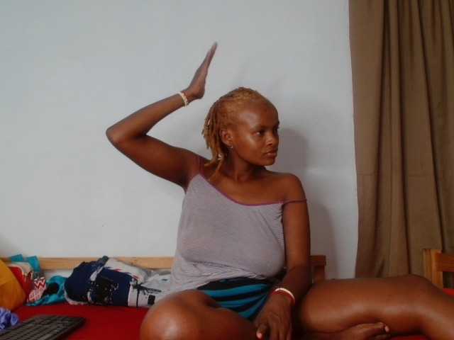 BlondQ2003