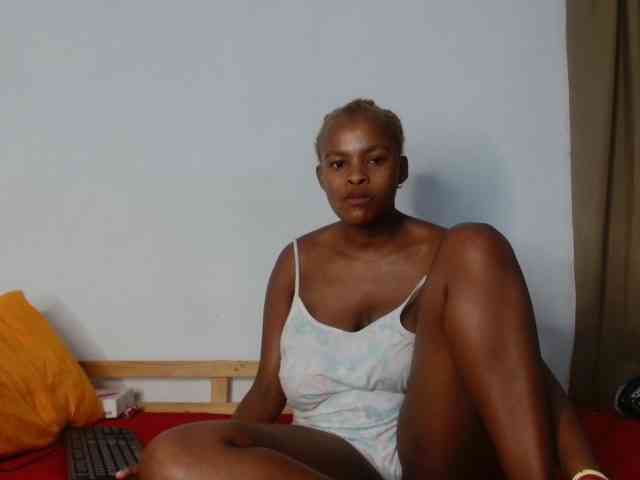 BlondQ2003 webcam