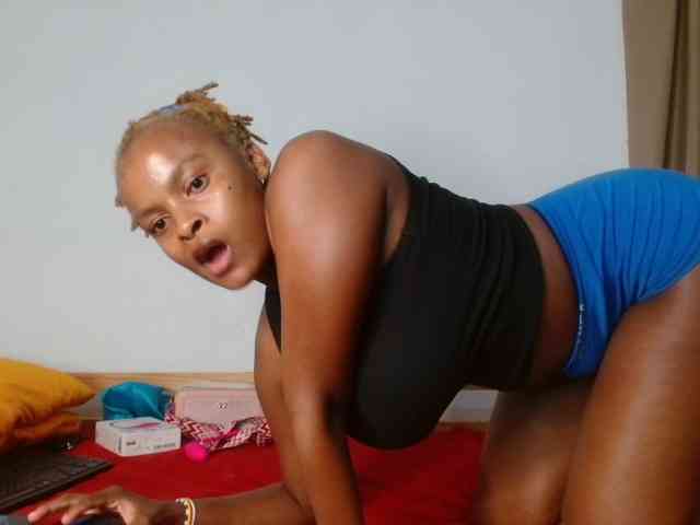BlondQ2003 webcam