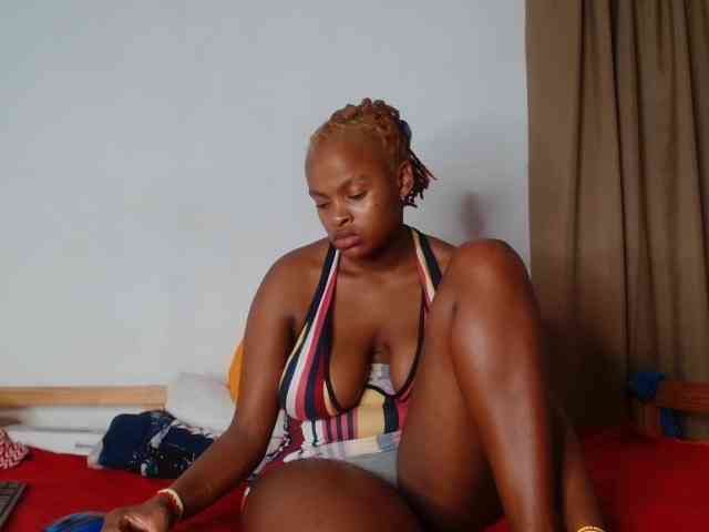 BlondQ2003 webcam