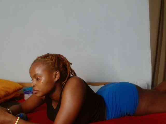 BlondQ2003 webcam