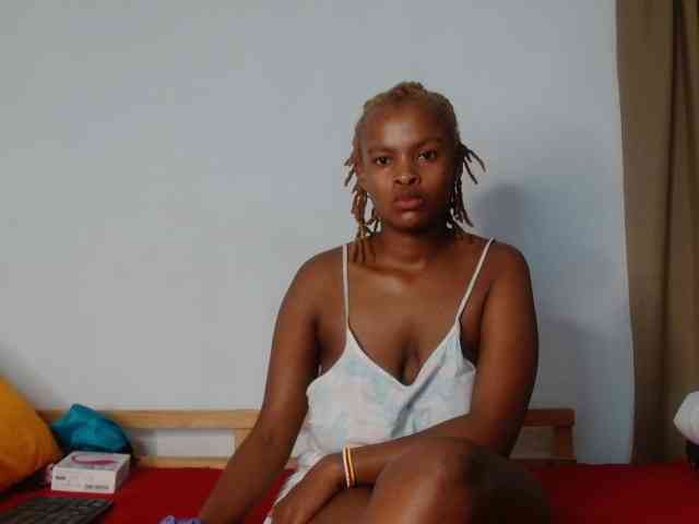 BlondQ2003