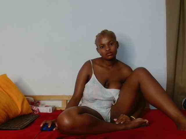 BlondQ2003 webcam