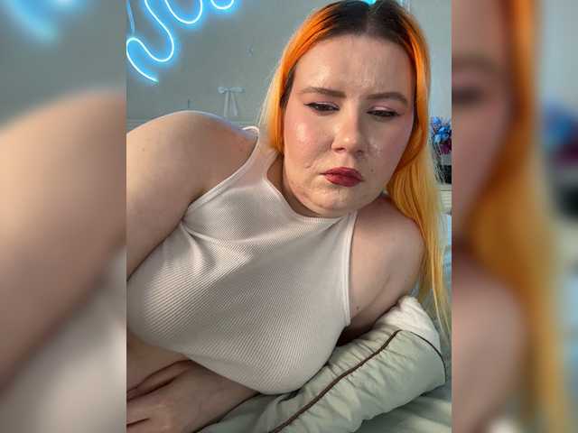 LunaLu13 live webcam show