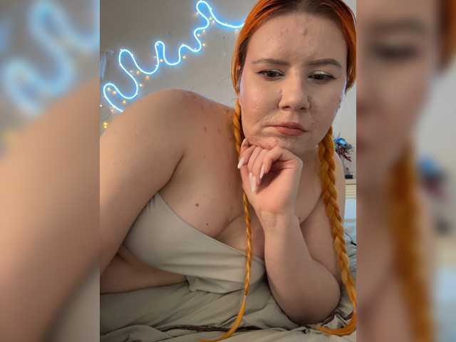 LunaLu13, live now on BongaCams