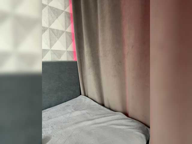 dee_zee live cam on BongaCams