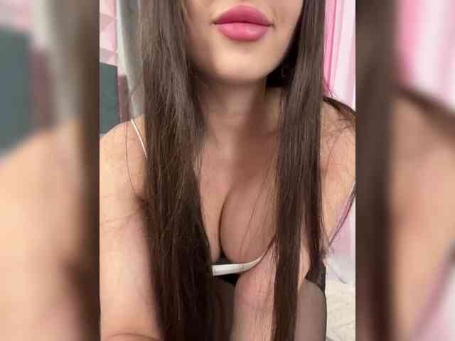 Dee_zee's cam show statistics and live stream
