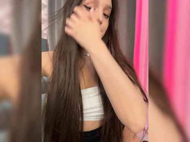 Dee_zee's cam show statistics and live stream