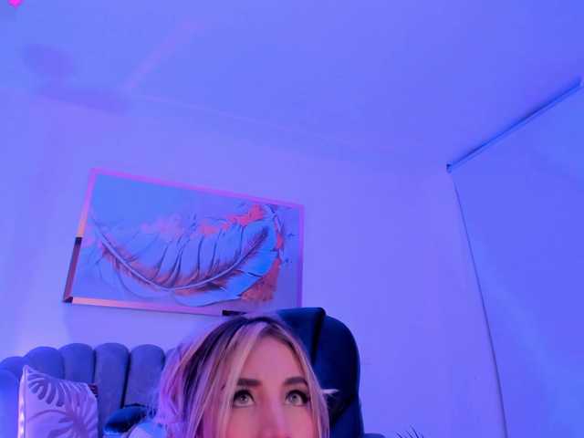 ZoePresley1 live webcam show