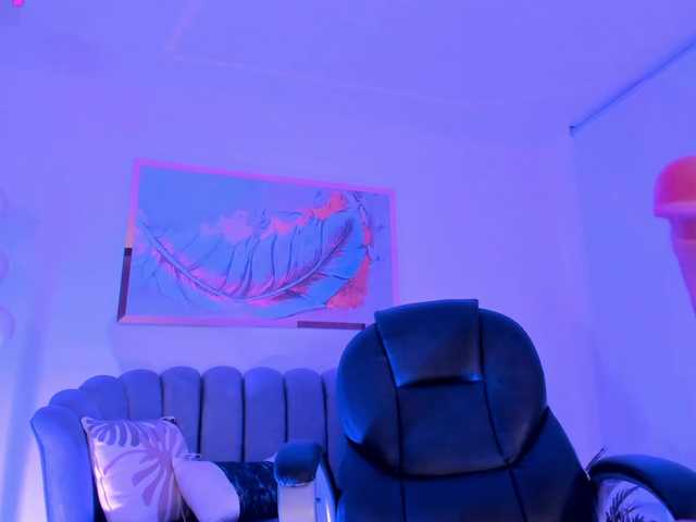 ZoePresley1 live cam on BongaCams