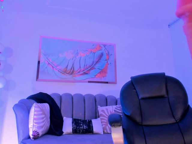 ZoePresley1 live on BongaCams