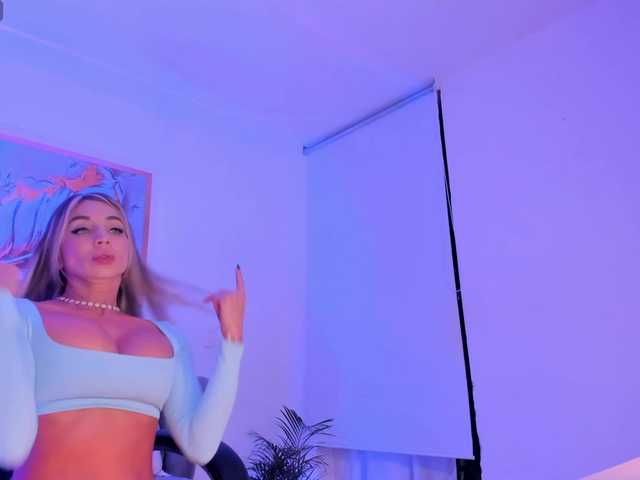 ZoePresley1 live cam on BongaCams