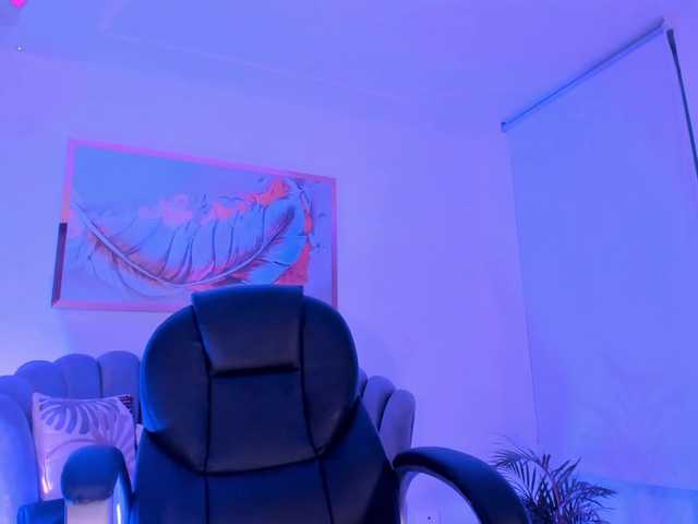 ZoePresley1 live cam on BongaCams