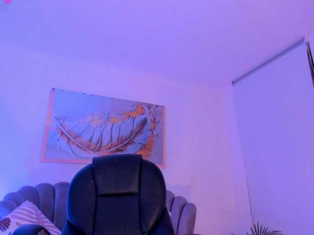 ZoePresley1 live cam