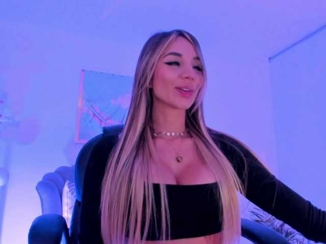 ZoePresley1 live cam on BongaCams
