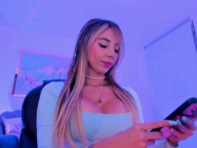 ZoePresley1 live cam on BongaCams