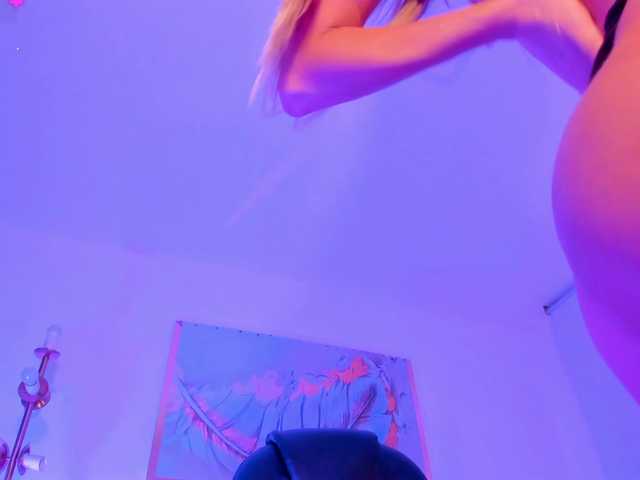 ZoePresley1 live cam on BongaCams
