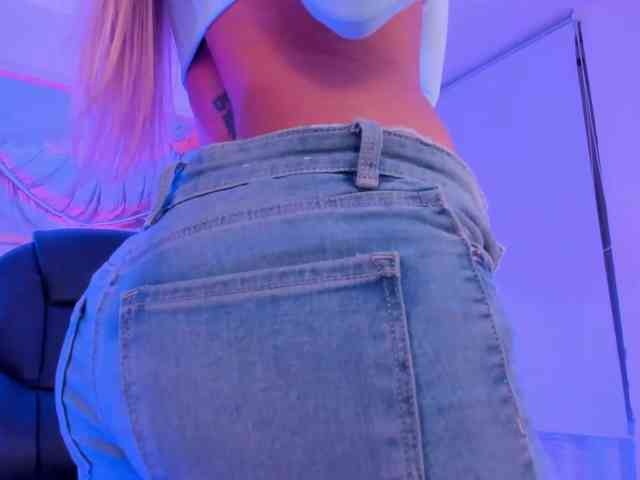 ZoePresley1 webcam