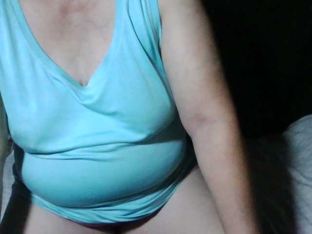 HotSqrt4u's BongaCams show and profile