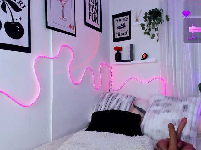 Samii-Evans live cam preview