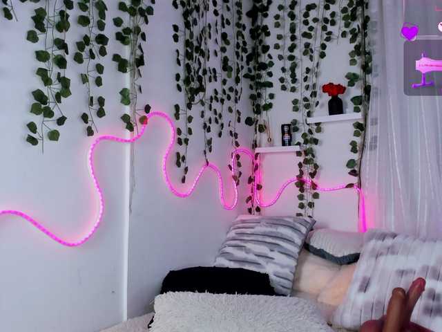 Samii-Evans live cam on BongaCams