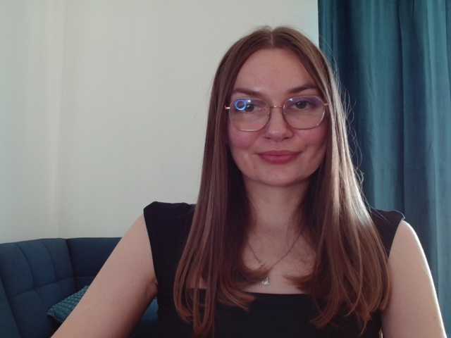 Ellyxcute live cam on BongaCams
