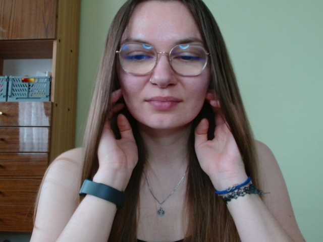 Ellyxcute live cam on BongaCams
