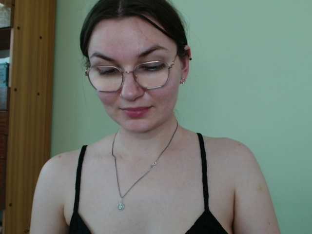Ellyxcute live cam on BongaCams