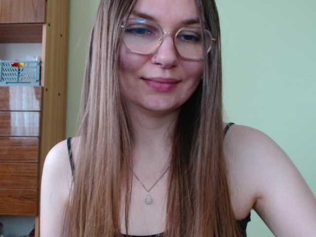Ellyxcute live cam on BongaCams