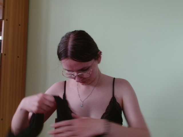 Ellyxcute live cam on BongaCams