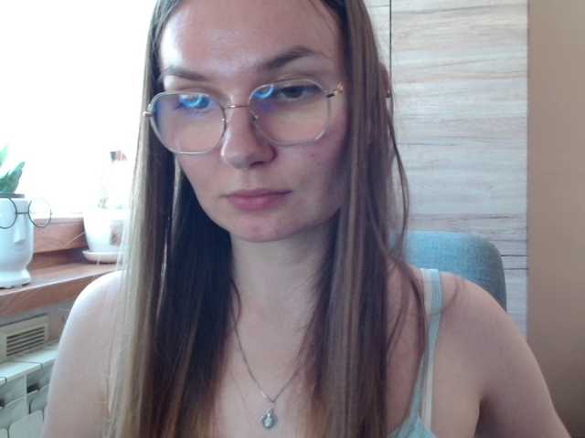 Ellyxcute live cam on BongaCams