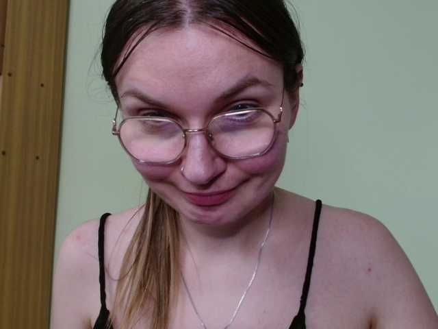 Ellyxcute live cam on BongaCams