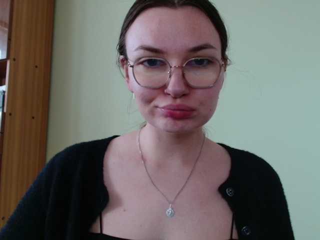 Ellyxcute, live now on BongaCams