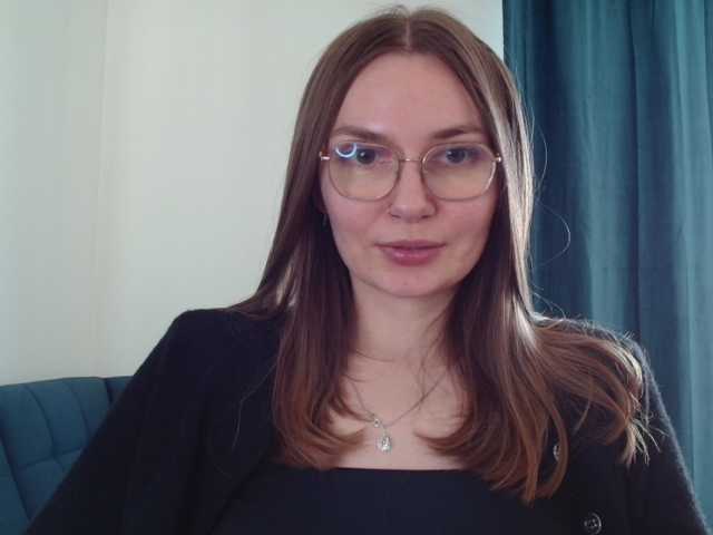 Ellyxcute live cam on BongaCams