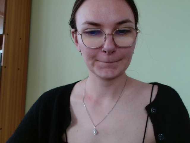 Ellyxcute, live now on BongaCams