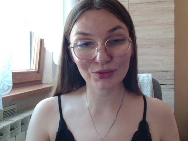 Ellyxcute live cam on BongaCams