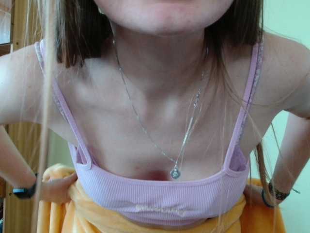 Ellyxcute live cam on BongaCams