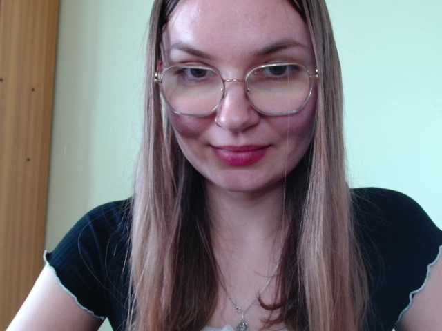 Ellyxcute live cam on BongaCams