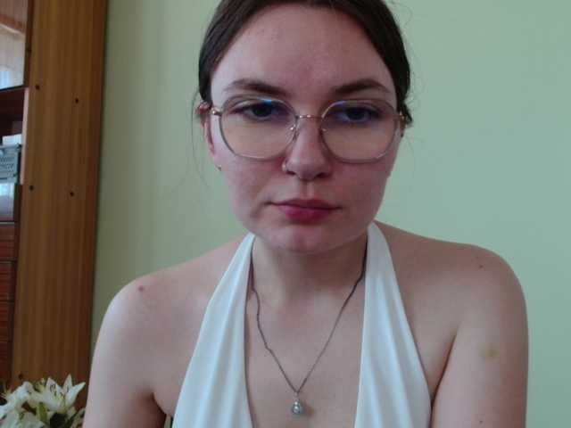 Ellyxcute live cam on BongaCams