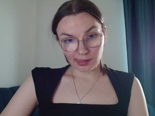 Ellyxcute live cam on BongaCams