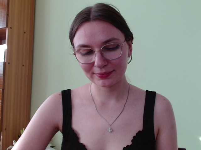 Ellyxcute live cam on BongaCams