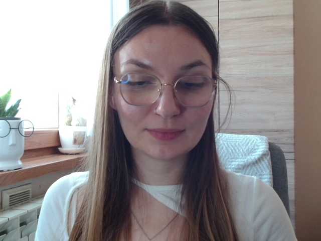 Ellyxcute live cam on BongaCams