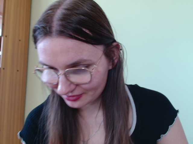 Ellyxcute live cam on BongaCams