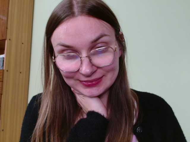 Ellyxcute live cam on BongaCams